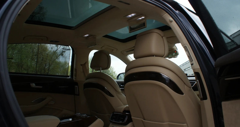 Audi A8 cena 109000 przebieg: 248000, rok produkcji 2015 z Białystok małe 529